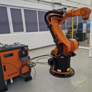 Stanowisko robotyczne KUKA KR 30-3 z kontrolerem KRC4 i SmartPad