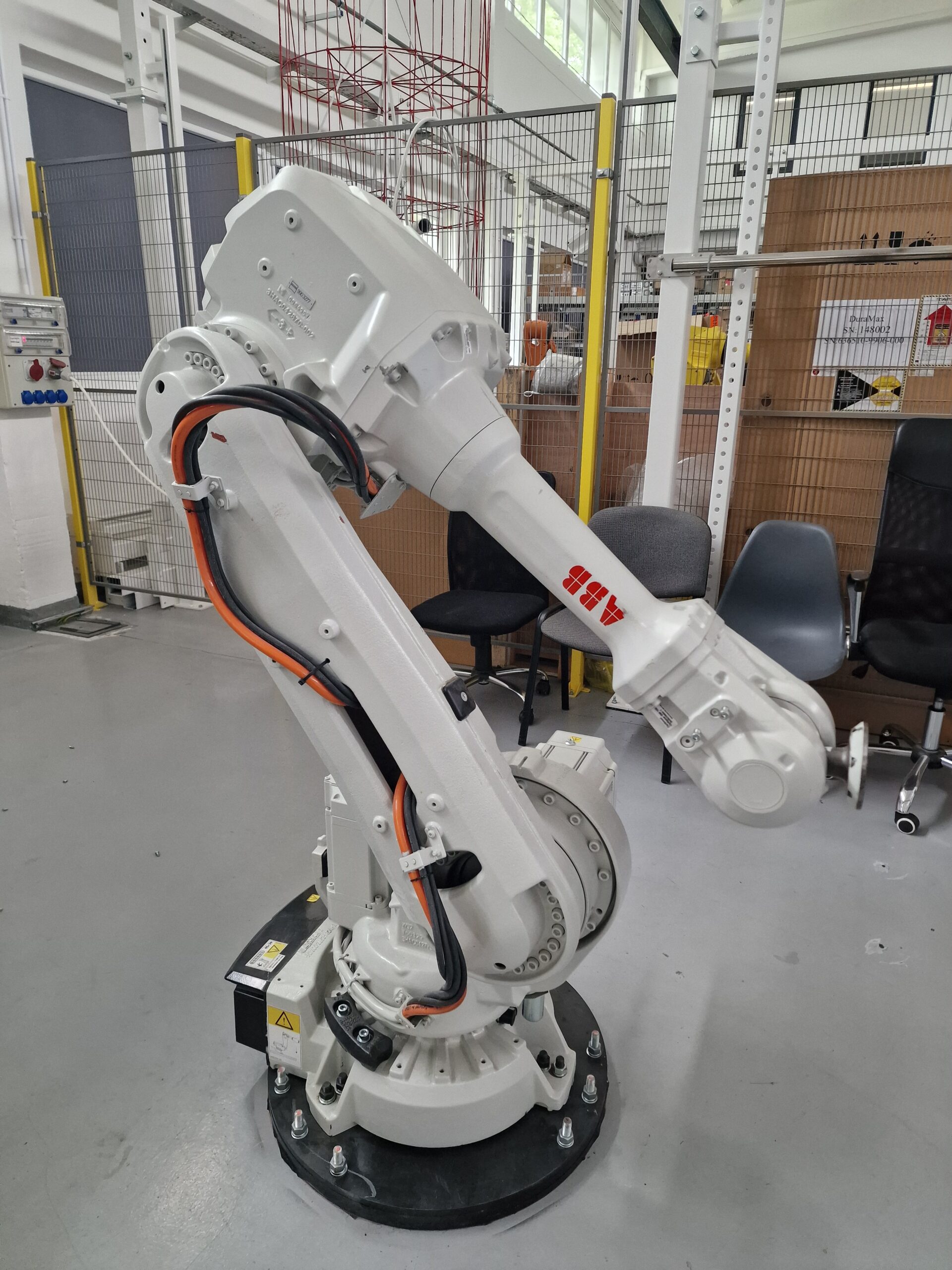 ABB IRB 4600-60/2.05 + sterownik IRC5 + FlexPendant