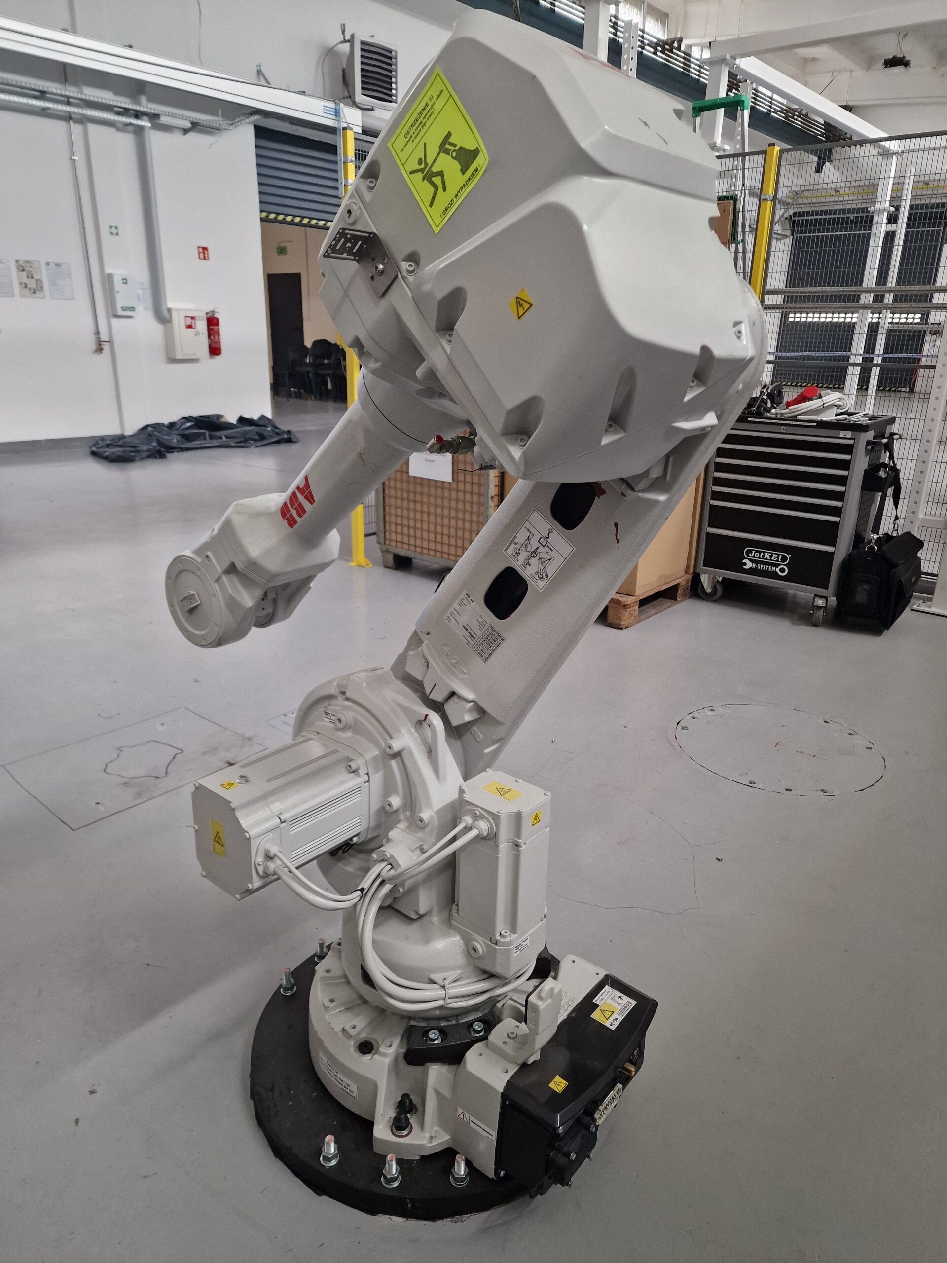 ABB IRB 4600-60/2.05 + sterownik IRC5 + FlexPendant - obrazek 3