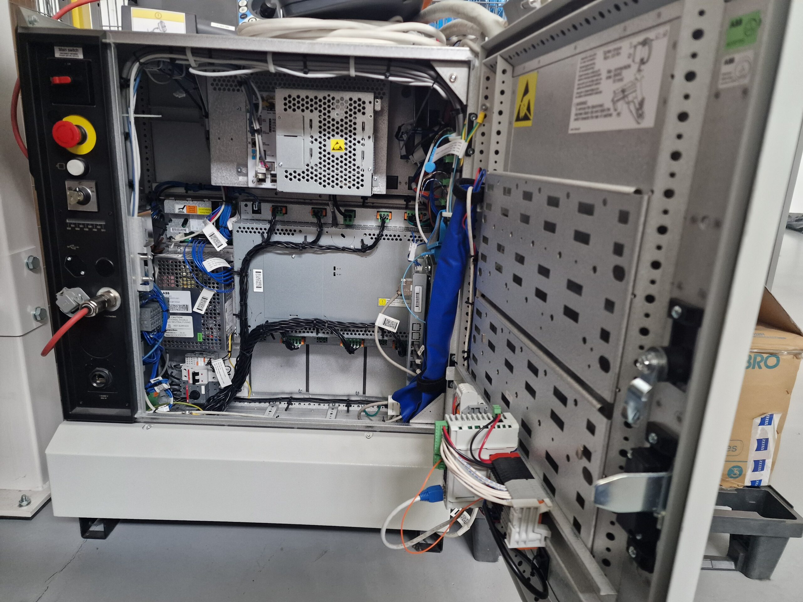 ABB IRB 4600-60/2.05 + sterownik IRC5 + FlexPendant - obrazek 5