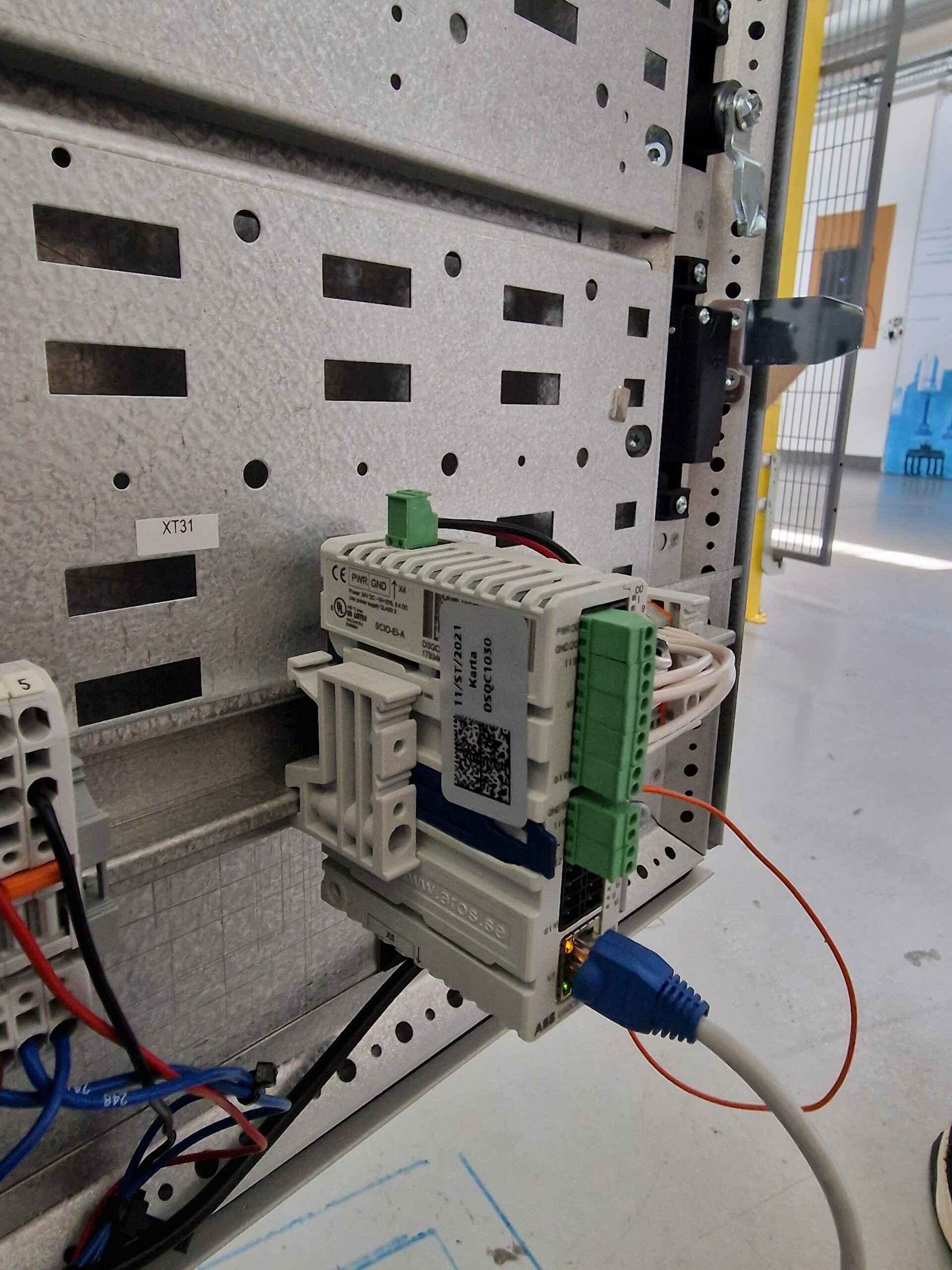 ABB IRB 4600-60/2.05 + sterownik IRC5 + FlexPendant - obrazek 18