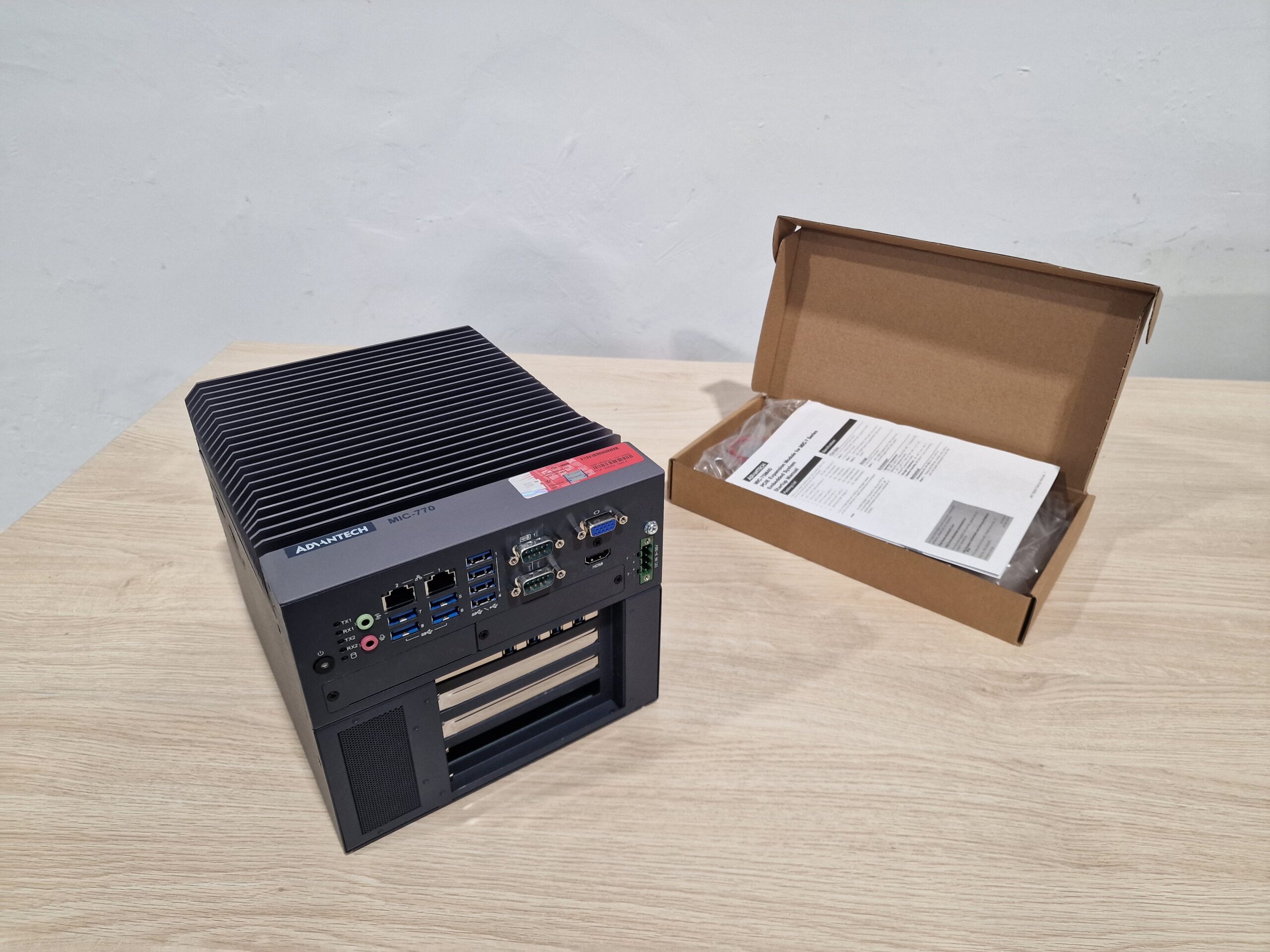 Kontroler przemysłowy ADVANTECH MIC-770-BTO