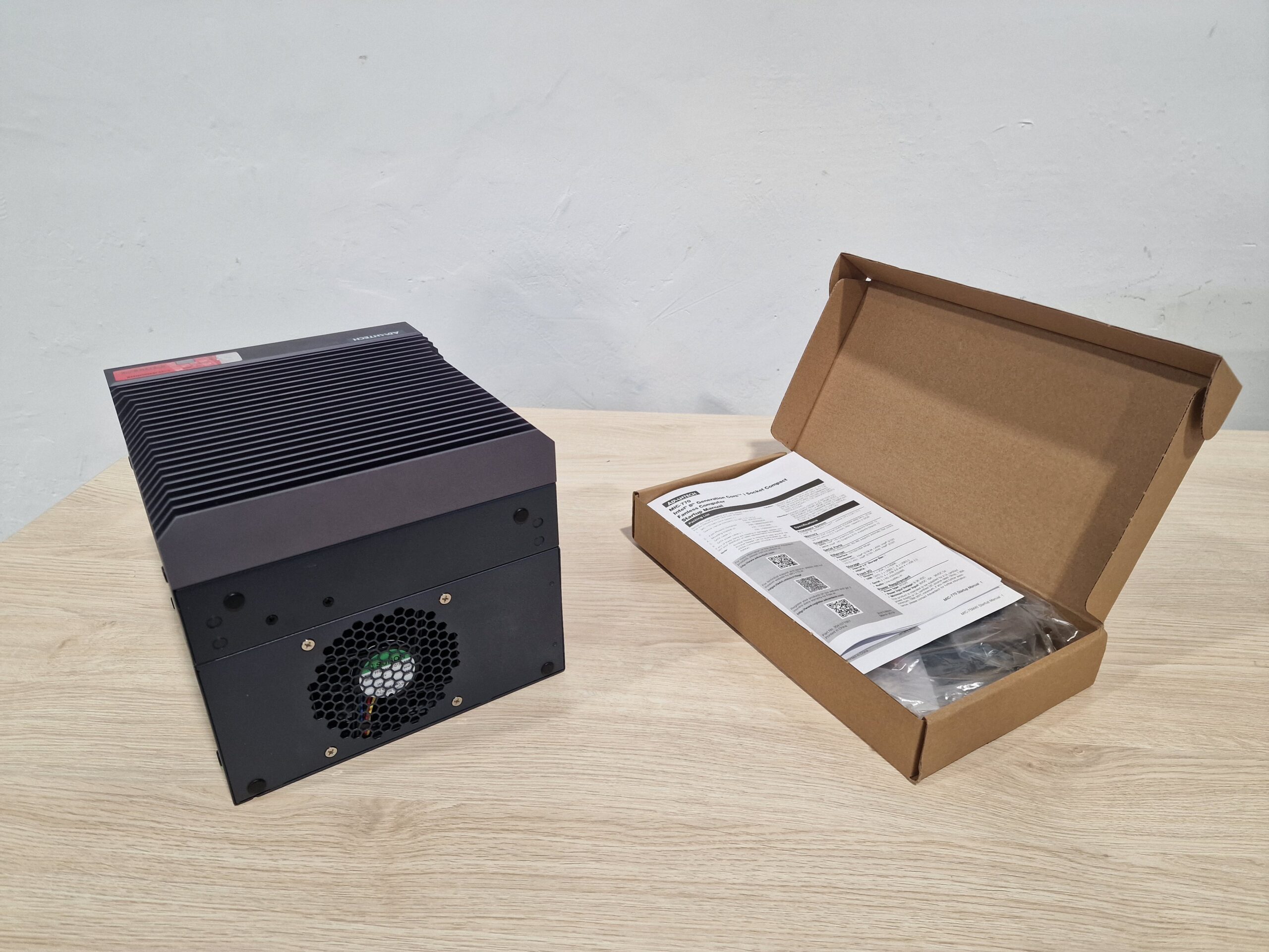 Kontroler przemysłowy ADVANTECH MIC-770-BTO - obrazek 7