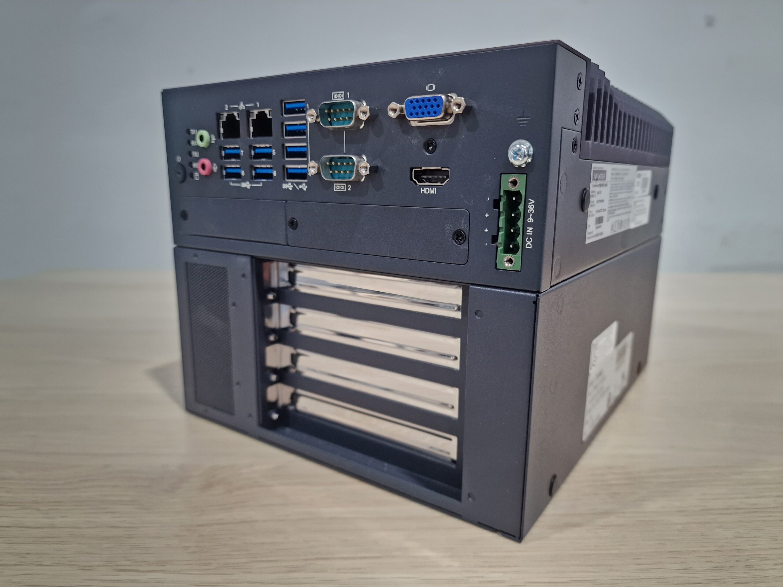 Kontroler przemysłowy ADVANTECH MIC-770-BTO - obrazek 6