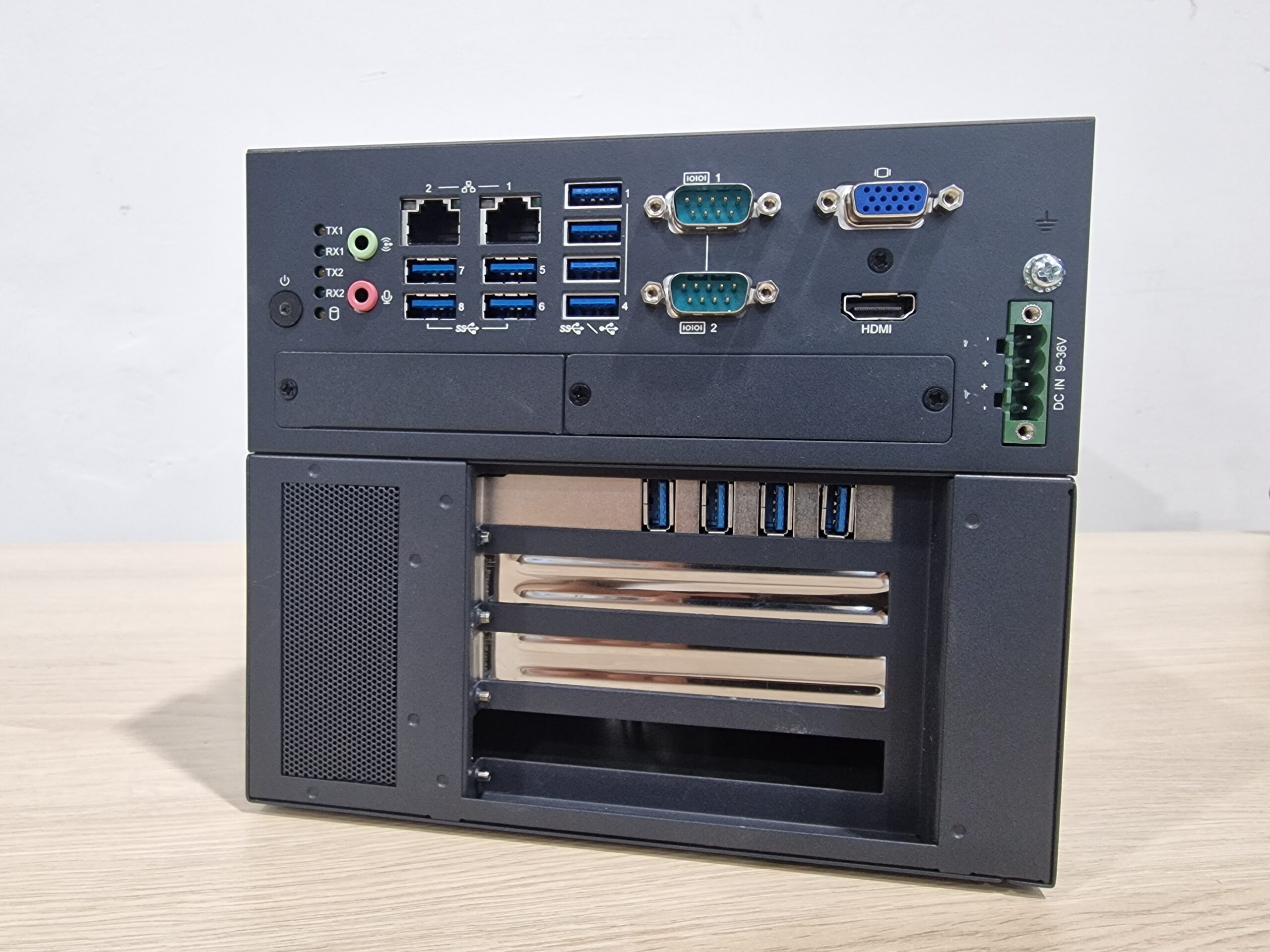 Kontroler przemysłowy ADVANTECH MIC-770-BTO - obrazek 4