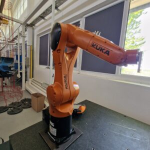 Stanowisko robotyczne KUKA KR 6 R900 sixx FLR z kontrolerem KR C4 Compact i SmartPad
